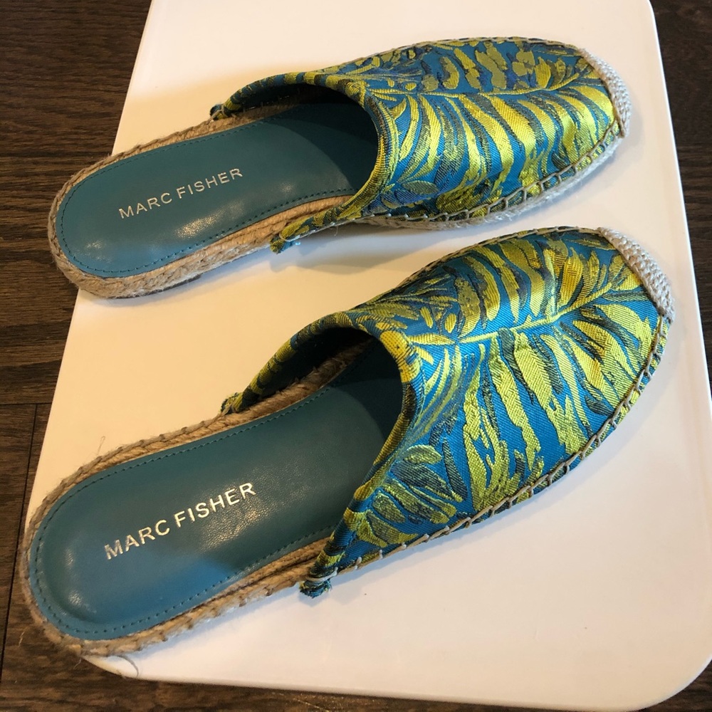 Tropical slides/mules size 8